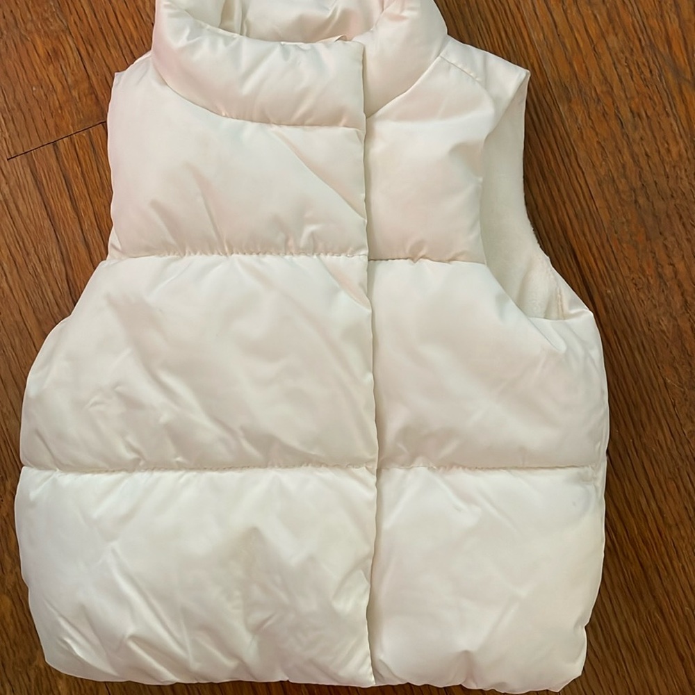 Old navy baby puffer vest 12-18m